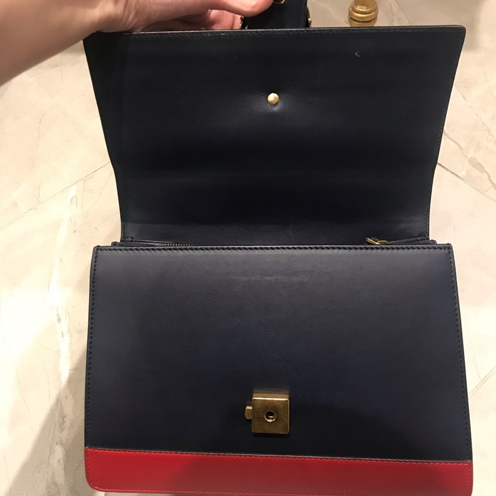 **SOLD** Authentic Gucci Dionysus Bag with Bamboo handle - Picture 5 of 12